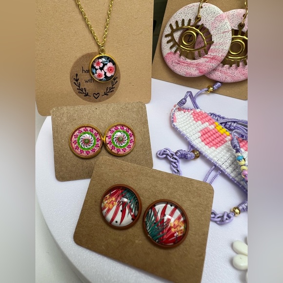 Flirty Jewelry Gift Set with Painted Box - Cute Christmas Jewelry Gift Set Box - Picture 4 of 15